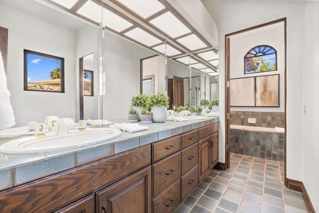 345 Crest Lake Drive, Palm Desert, CA 92211