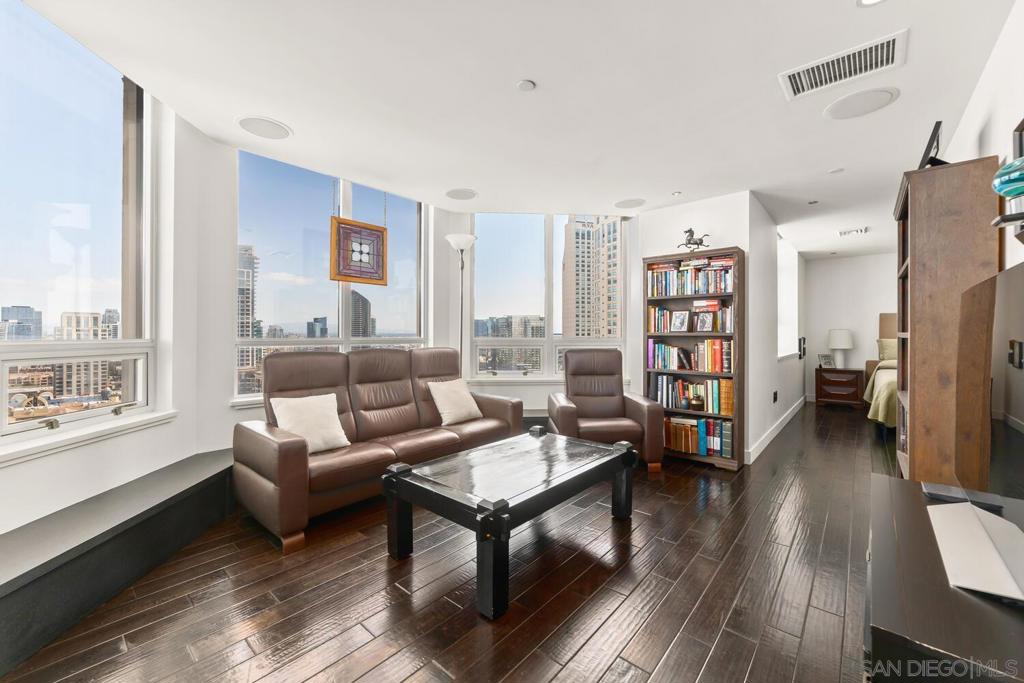 MLS #250028601SD img 10