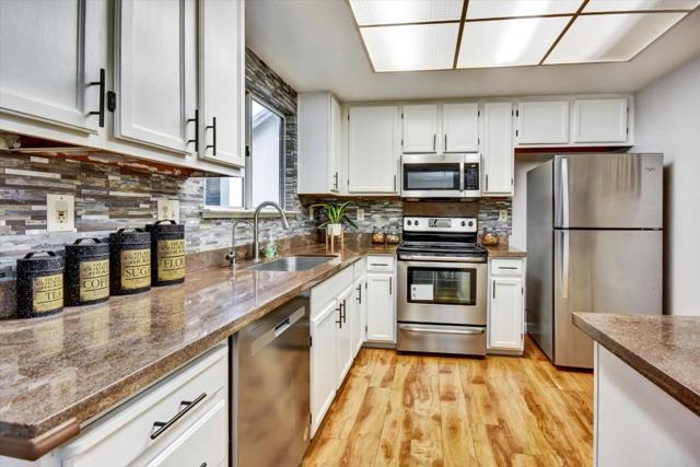 1086 Summerplace Drive, San Jose CA: https://media.crmls.org/mediaz/030cfbfe-68e6-4fbb-90f7-b88858772a51.jpg