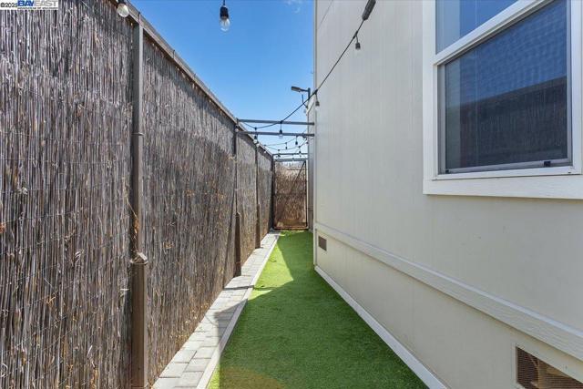 3015 E Bayshore Road #423, Redwood City CA: https://media.crmls.org/mediaz/030d2ba1-e45c-443f-854e-10f2a2cbac2c.jpg