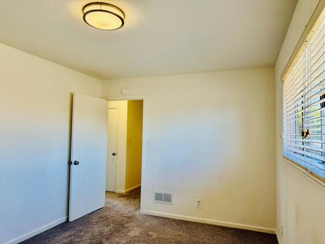 15061508 Kentfield Avenue, Redwood City CA: https://media.crmls.org/mediaz/030d38b0-8a1e-4b57-b2cb-1efe4dc10664.jpg