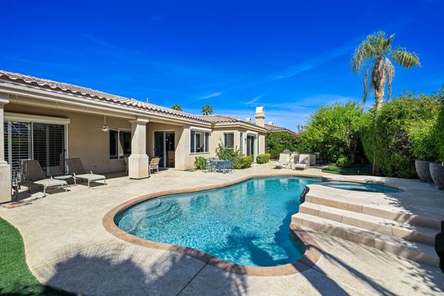 4 Hillcrest Drive, Palm Desert CA: https://media.crmls.org/mediaz/030d3b07-62df-489c-8601-e542cd014f1d.jpg