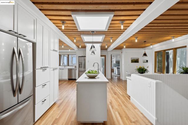 12688 Brookpark Road, Oakland CA: https://media.crmls.org/mediaz/030d6776-650f-4e95-a813-abb21d04fdb4.jpg