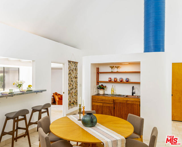 520 Barker Pass Road, Santa Barbara CA: https://media.crmls.org/mediaz/030d8f4d-fe63-40f0-9b17-208ee369a1a4.jpg