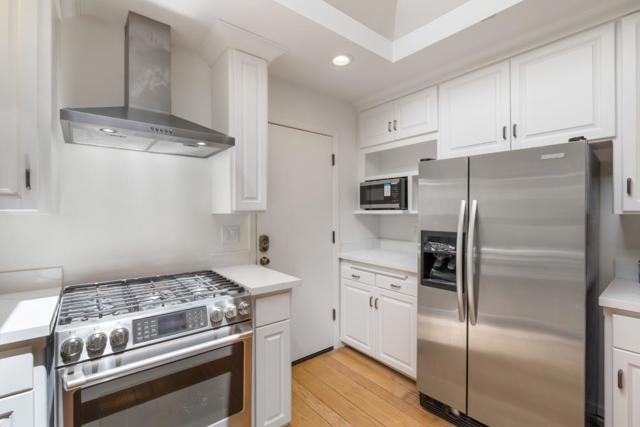 390 Cherry Avenue, Los Altos CA: https://media.crmls.org/mediaz/030dbe37-ee6d-40d4-81a7-5f8c3634ba83.jpg