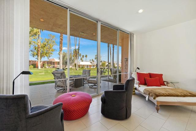 47360 Jadida Avenue, Palm Desert CA: https://media.crmls.org/mediaz/030e3221-fb3f-4028-b74a-85df89958447.jpg