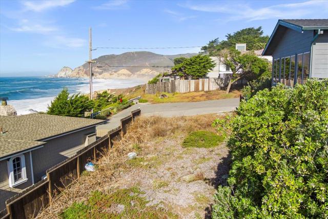 0 Sea Cliff Court, Montara CA: https://media.crmls.org/mediaz/030e49c3-9d08-4a35-9413-72d7ae94df56.jpg
