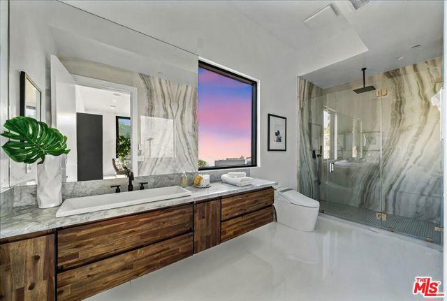 1565 Haslam Terrace, Los Angeles CA: https://media.crmls.org/mediaz/030e8744-a5da-4cec-8716-1b9ed64c4060.jpg