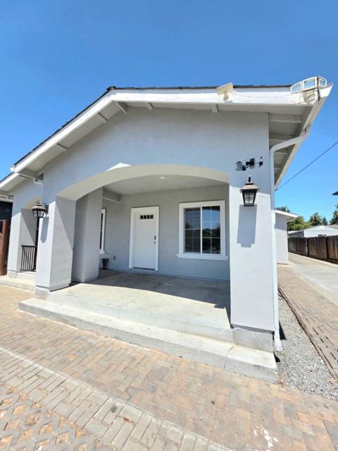 3405 E Hills Drive, San Jose CA: https://media.crmls.org/mediaz/030ee685-7357-4fb8-a363-416c87ca6819.jpg