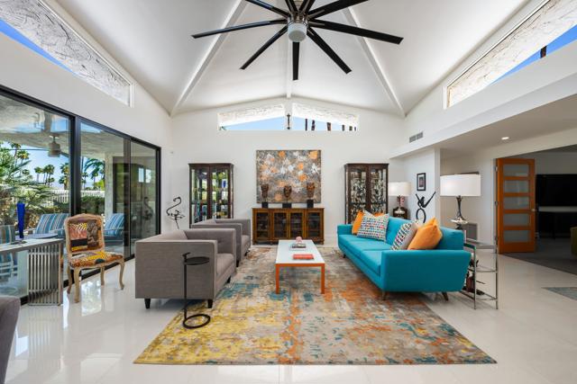 1380 Malaga Circle, Palm Springs CA: https://media.crmls.org/mediaz/03100353-c0df-454b-a68f-6e491ef645e3.jpg