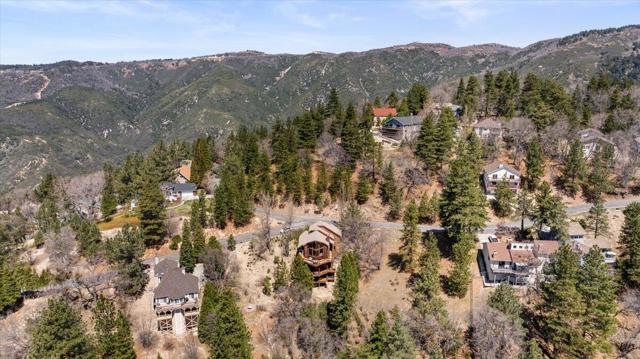 30097 Enchanted Way, Running Springs CA: https://media.crmls.org/mediaz/03109ed5-db36-40a1-9da0-7e0bc50623c6.jpg