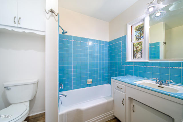5028 El Adobe Lane, La Crescenta CA: https://media.crmls.org/mediaz/0310ad83-1193-4412-82f2-10e8162929fc.jpg