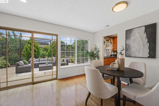 32212 Deborah Dr, Union City CA: https://media.crmls.org/mediaz/0311c732-a02b-4f87-b1b4-7794e2be3ced.jpg