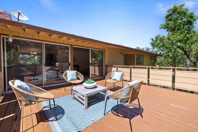 26388 Ginny Lane, Los Altos Hills CA: https://media.crmls.org/mediaz/03126857-ce2d-464f-8773-dac4018d9e06.jpg