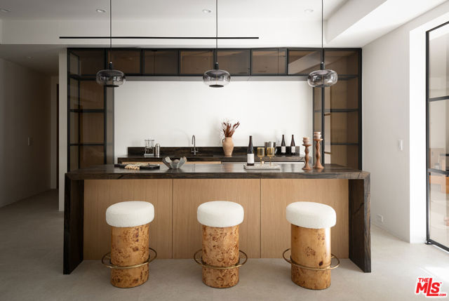 23615 Long Valley Road, Hidden Hills CA: https://media.crmls.org/mediaz/03138348-112e-452e-a55f-d3dd54106eab.jpg