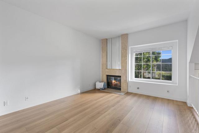 7727 Caminito Monarca, Carlsbad CA: https://media.crmls.org/mediaz/0313b65f-b990-4b42-bb8d-2a47a634c800.jpg