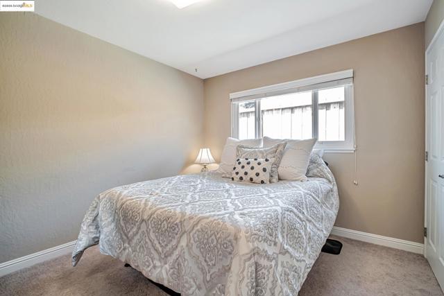 581 Fairway Street, Hayward CA: https://media.crmls.org/mediaz/0313c82e-b038-467b-a08a-a15fe30644d3.jpg