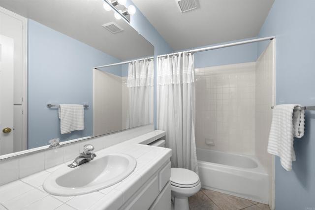 2505 LA COSTA AVE, Chula Vista CA: https://media.crmls.org/mediaz/03146295-cee1-4def-a41a-cfe048cebd11.jpg