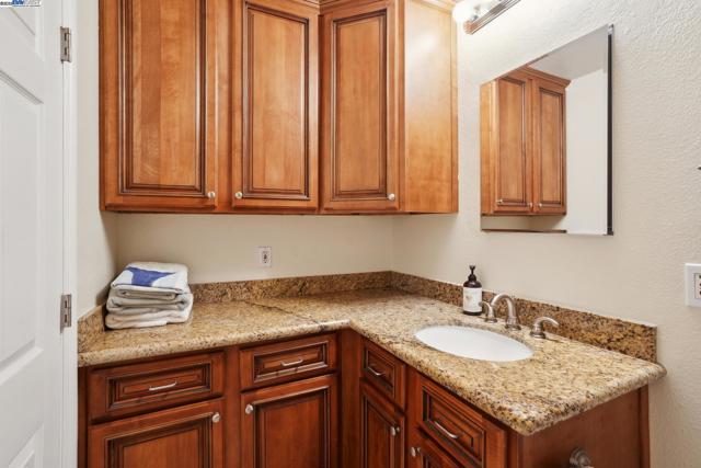 367 Mt Washington Way, Clayton CA: https://media.crmls.org/mediaz/03151f31-4d3d-4517-8d8b-67fdaa65bf89.jpg