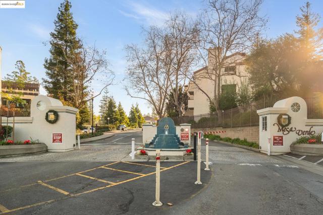 21071 Gary Dr, Hayward CA: https://media.crmls.org/mediaz/03158010-e554-493f-97ea-e9d6f91e6407.jpg