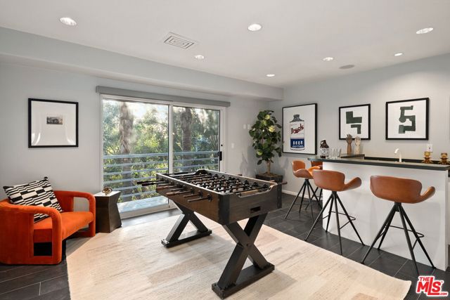 3275 N Knoll Drive, Los Angeles CA: https://media.crmls.org/mediaz/0315972e-1091-471b-ad91-e78fa40ebdd8.jpg