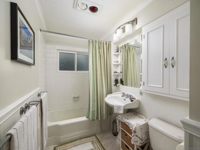 548 Tarento Dr, San Diego CA: https://media.crmls.org/mediaz/03168c16-473d-4840-b3cf-8274be51a2e9.jpg