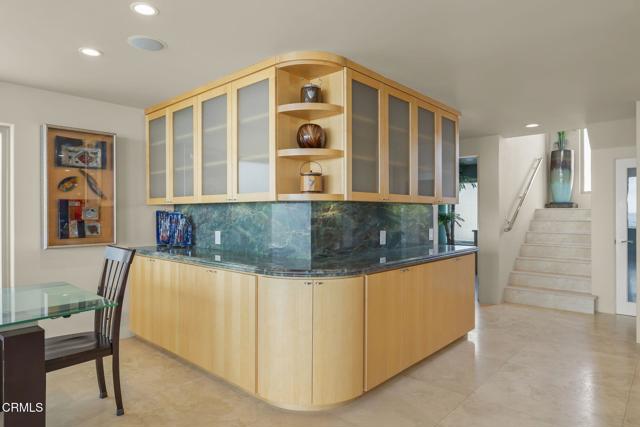 3629 Ocean Drive, Oxnard CA: https://media.crmls.org/mediaz/03177349-847b-43ac-9118-a03a5abce909.jpg