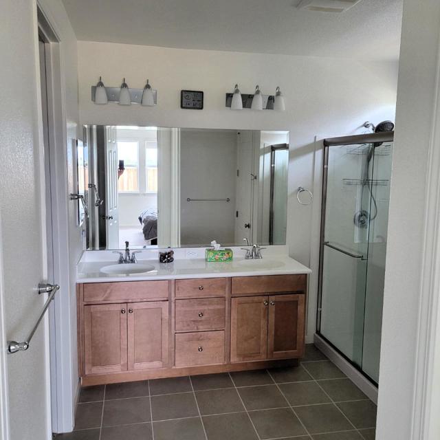2080 Fuchsia Drive, Hollister CA: https://media.crmls.org/mediaz/031791bc-7cd5-4a44-aac2-4d9e5048c175.jpg