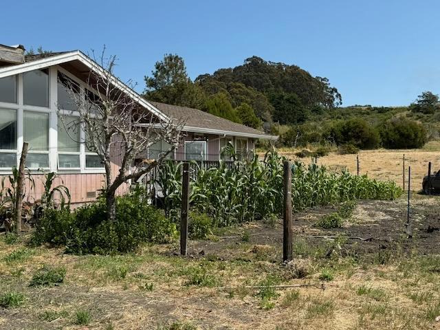 5677 Cloverdale Road, Pescadero CA: https://media.crmls.org/mediaz/0317ebfb-ea50-40a3-bc72-a51d902c5405.jpg