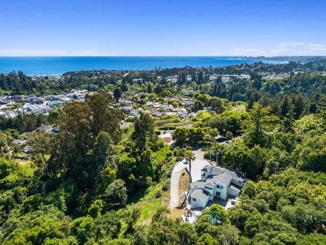 532 Moonrise Lane, Aptos CA: https://media.crmls.org/mediaz/03194271-0993-447b-8177-a3e9ea88b5cc.jpg