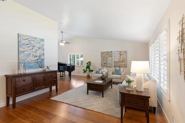 1163 Lomitas Ave, Livermore CA: https://media.crmls.org/mediaz/031a8b5d-f154-4be7-a6ac-e241d976867c.jpg