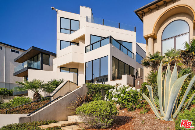 734 Esplanade, Redondo Beach, California 90277, 2 Bedrooms Bedrooms, ,2 BathroomsBathrooms,Residential,For Sale,Esplanade,25559139