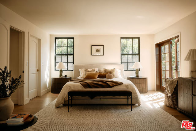 1524 Sunset Plaza Drive, Los Angeles CA: https://media.crmls.org/mediaz/031bb73a-e047-417c-ae98-989ba16fc74d.jpg
