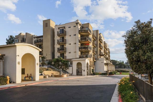 1019 Costa Pacifica Way, Oceanside CA: https://media.crmls.org/mediaz/031c0180-ddc8-4ed4-99eb-eea66c39d4b4.jpg