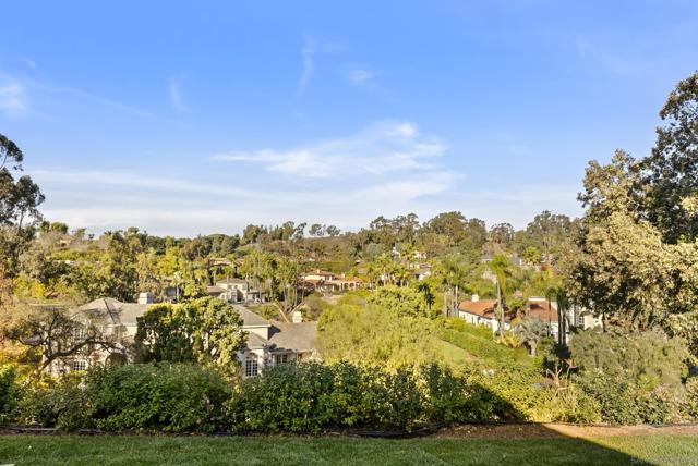 17515 Circa Oriente, Rancho Santa Fe CA: https://media.crmls.org/mediaz/031c3996-7ed7-4b0c-b80e-dd8a94915403.jpg