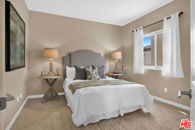 200 Pacific Coast Highway, Huntington Beach CA: https://media.crmls.org/mediaz/031cbc3e-6b92-4f0a-a489-b4d36c3f4dc7.jpg