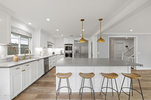 1581 Covington Avenue, Westlake Village CA: https://media.crmls.org/mediaz/031d458c-d24b-4f28-a47a-252c9218584e.jpg