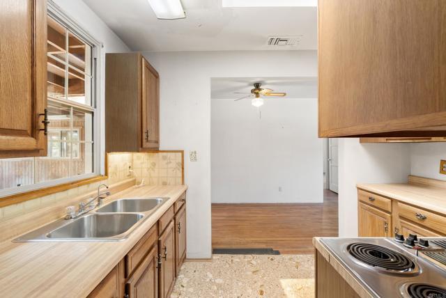 1120 Devonshire Drive, Ocean Beach (San Diego) CA: https://media.crmls.org/mediaz/031d4e64-00f9-4127-814b-90d122bfceb4.jpg