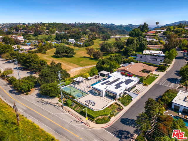 3144 Corda Drive, Los Angeles CA: https://media.crmls.org/mediaz/031d6d61-40b0-4e0d-9ce9-9df418b3b5a9.jpg