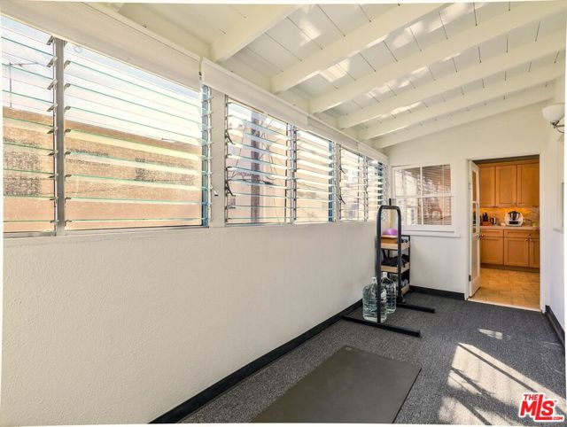 438 S Palm Drive, Beverly Hills CA: https://media.crmls.org/mediaz/031d7180-73f9-47d2-b930-282a2240d514.jpg