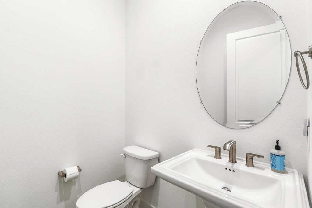 https://media.crmls.org/mediaz/031dd614-1a3d-4bed-89aa-afbd2a4e2d15.jpg?preset=X-Large