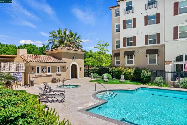 3240 Maguire Way, Dublin CA: https://media.crmls.org/mediaz/031eb2a2-770c-4fb6-8d83-12be7fdeb0a3.jpg