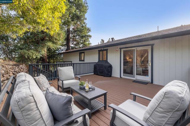 4104 El Nido Ranch Rd, Lafayette CA: https://media.crmls.org/mediaz/031ed5de-c8fe-4a0a-8fa9-bffe151a5de9.jpg