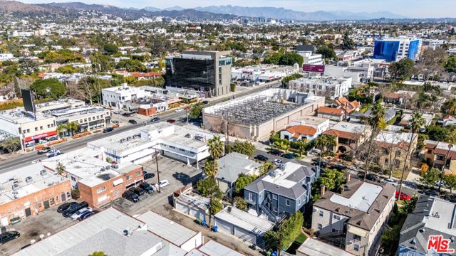 139 N Harper Avenue, Los Angeles CA: https://media.crmls.org/mediaz/031f0b48-e1af-43fc-9a63-637772406086.jpg