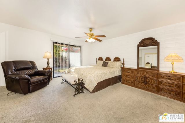 68541 Calle Alcazar, Cathedral City CA: https://media.crmls.org/mediaz/031fa452-bd37-451c-914a-e42367ee362d.jpg