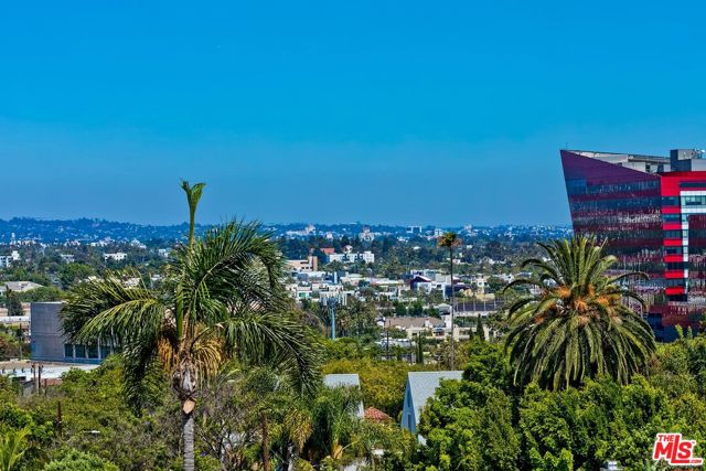 838 Doheny Drive, West Hollywood, California 90069, 2 Bedrooms Bedrooms, ,2 BathroomsBathrooms,Condominium,For Sale,Doheny,24422655