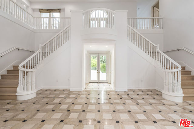 3791 WINFORD Drive, Tarzana CA: https://media.crmls.org/mediaz/03204113-bff0-410f-a6d5-21421e0e6f44.jpg