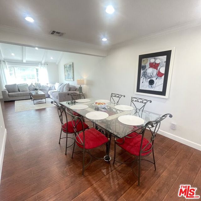 11158 Newcastle Avenue, Granada Hills CA: https://media.crmls.org/mediaz/03205593-2282-4ce2-8b69-fc7704d8f211.jpg