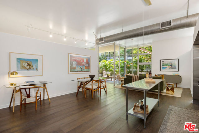 4080 Glencoe Avenue, Marina del Rey CA: https://media.crmls.org/mediaz/03205b14-f8bc-4e20-bb0b-2549ae56f571.jpg