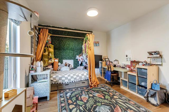 26 Pleasant Street, Los Gatos CA: https://media.crmls.org/mediaz/0321434c-104c-4db9-ad23-ce719bdf4393.jpg